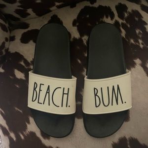 Rae Dunn Beach Bum slides size 8